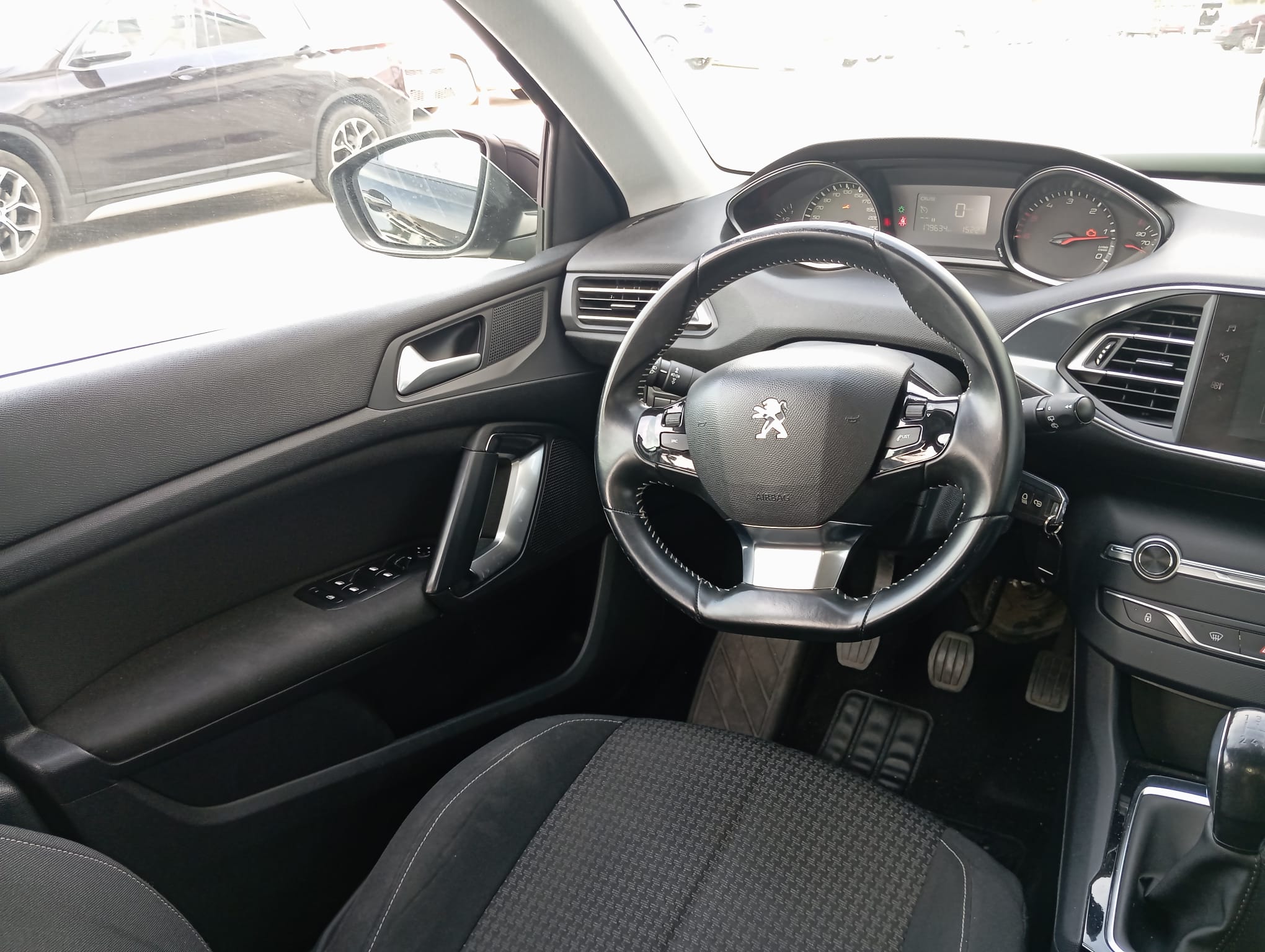 
								PEUGEOT 308 BUSINESS 1.6 HDI lleno									