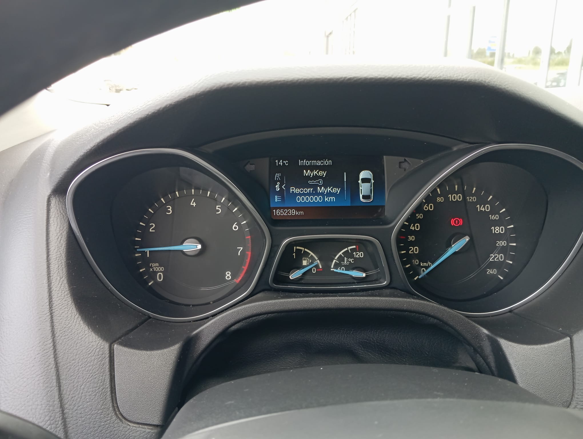 
								FORD FOCUS DYB 1.0 lleno									