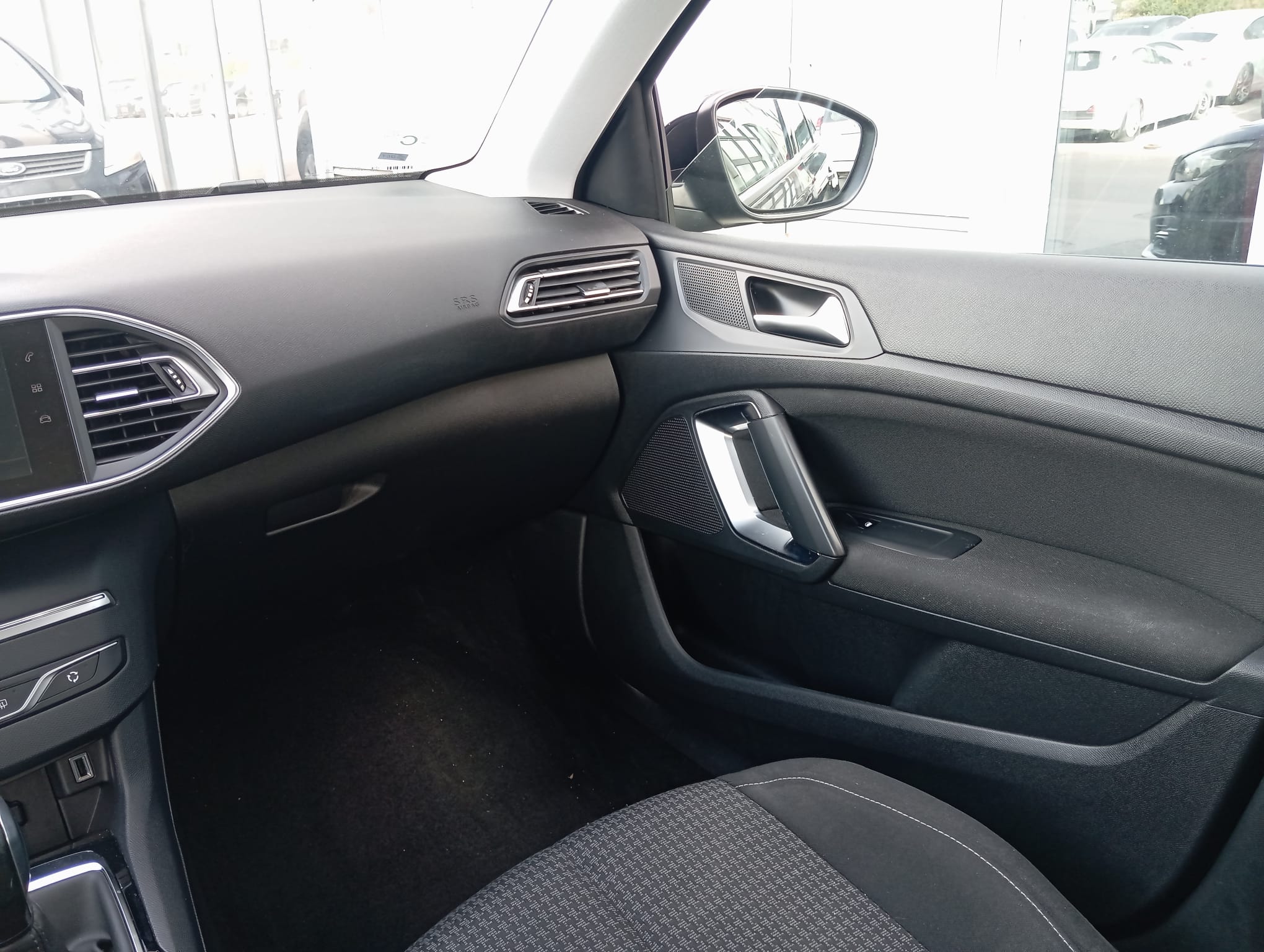 
								PEUGEOT 308 BUSINESS 1.6 HDI lleno									