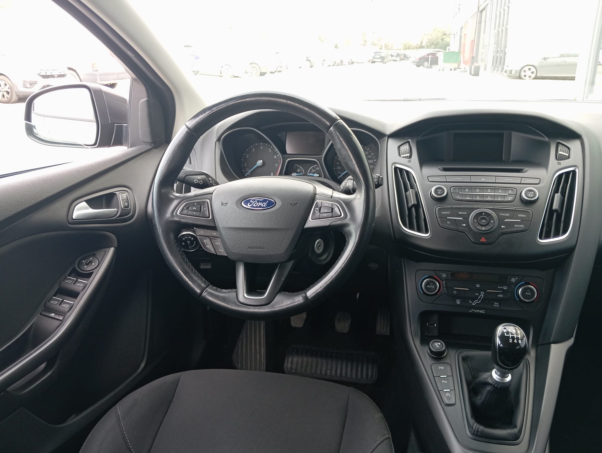 
								FORD FOCUS DYB 1.0 lleno									