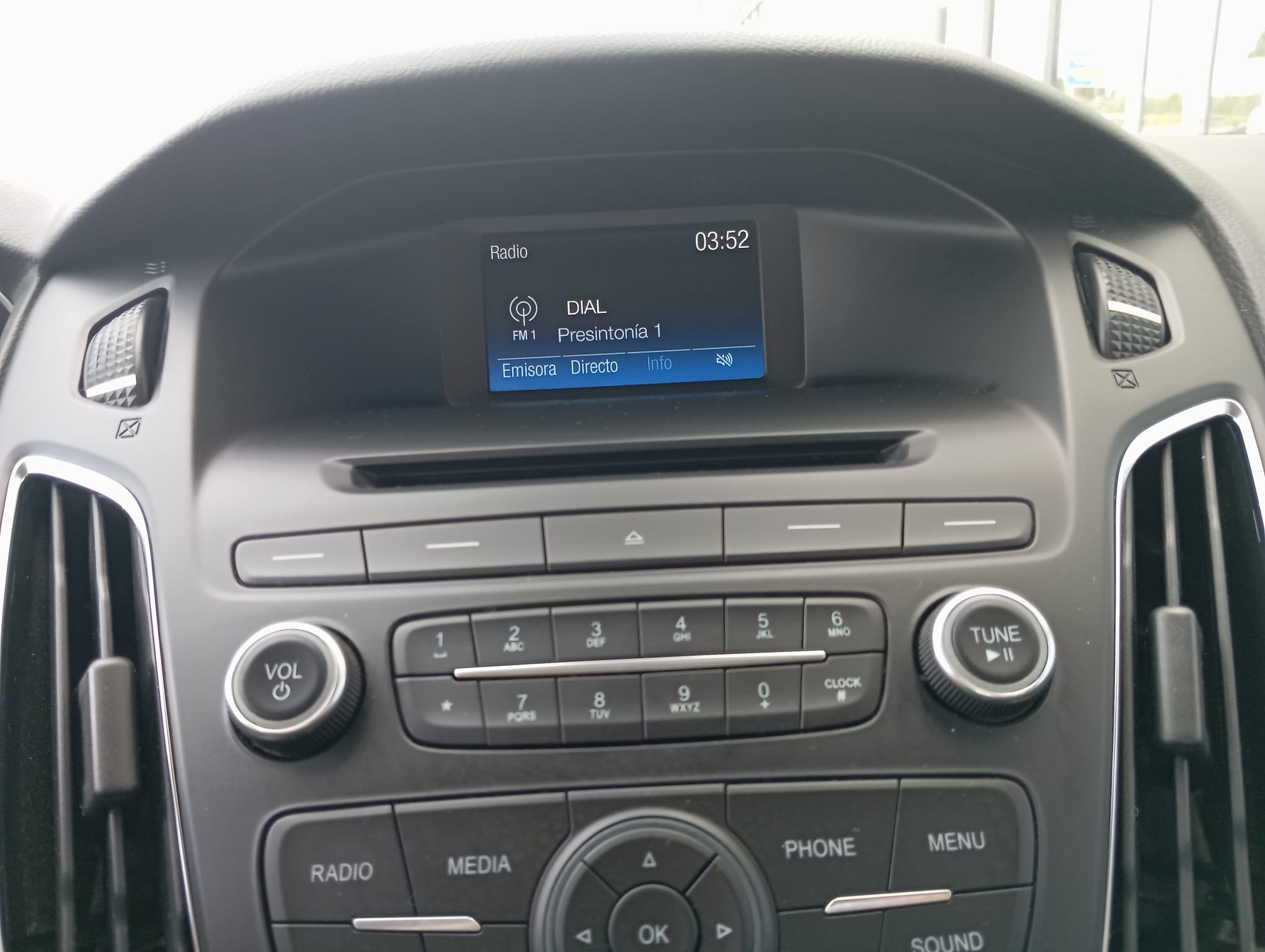 
								FORD FOCUS DYB 1.0 lleno									