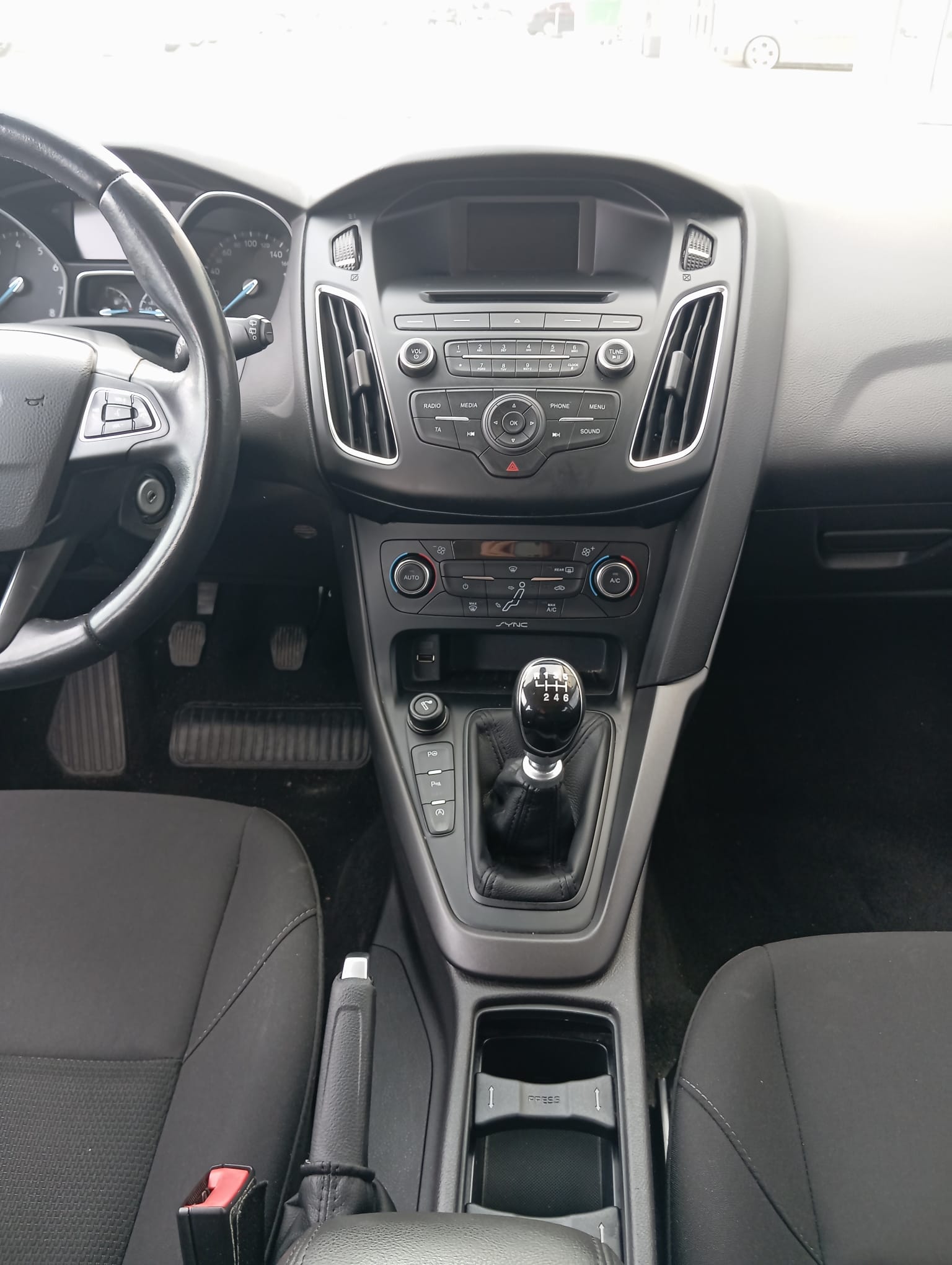 
								FORD FOCUS DYB 1.0 lleno									