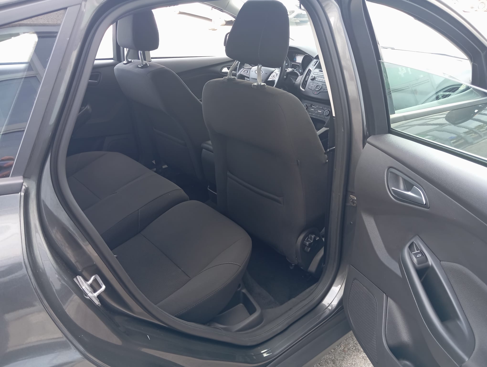 
								FORD FOCUS DYB 1.0 lleno									