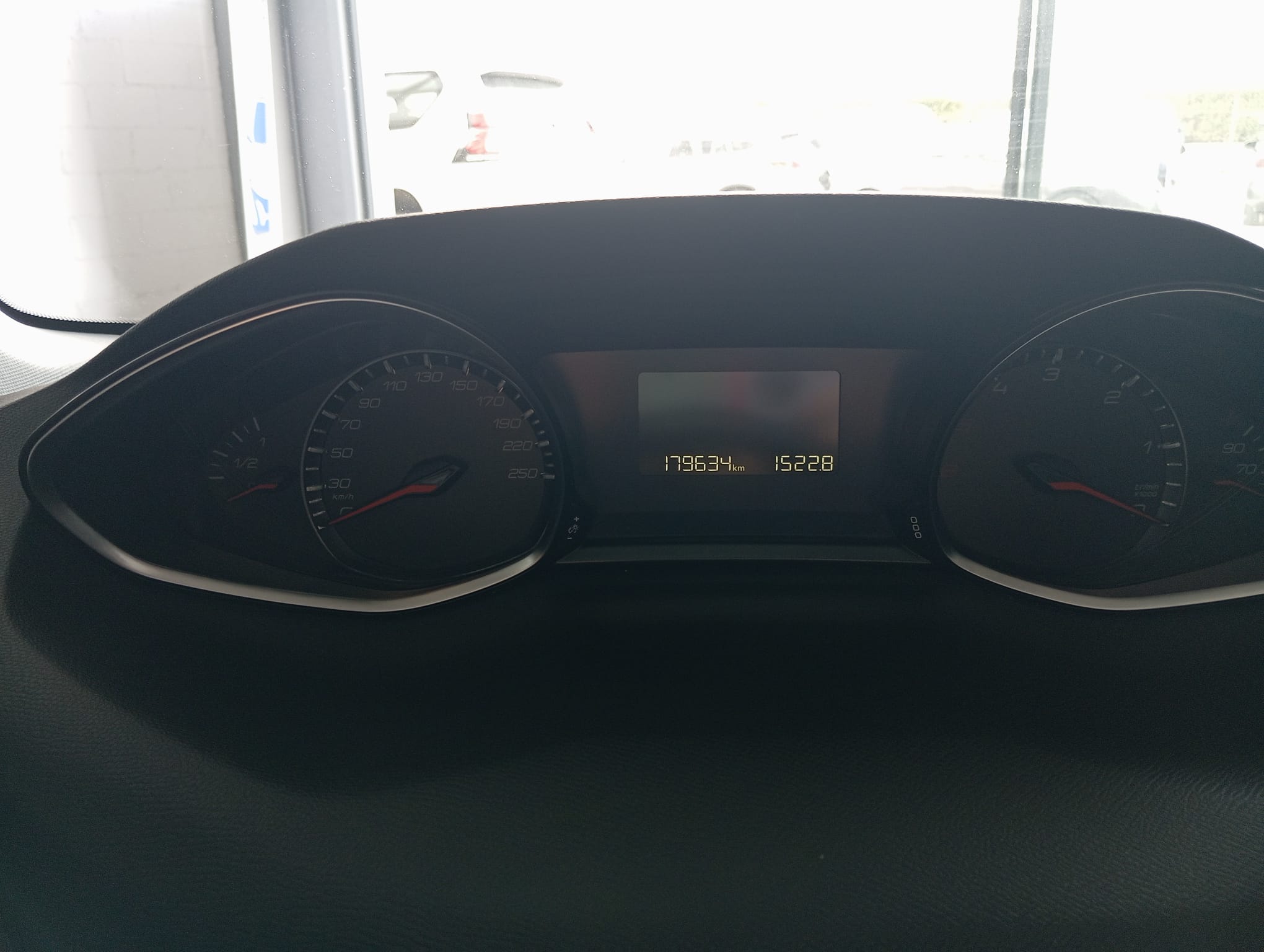 
								PEUGEOT 308 BUSINESS 1.6 HDI lleno									