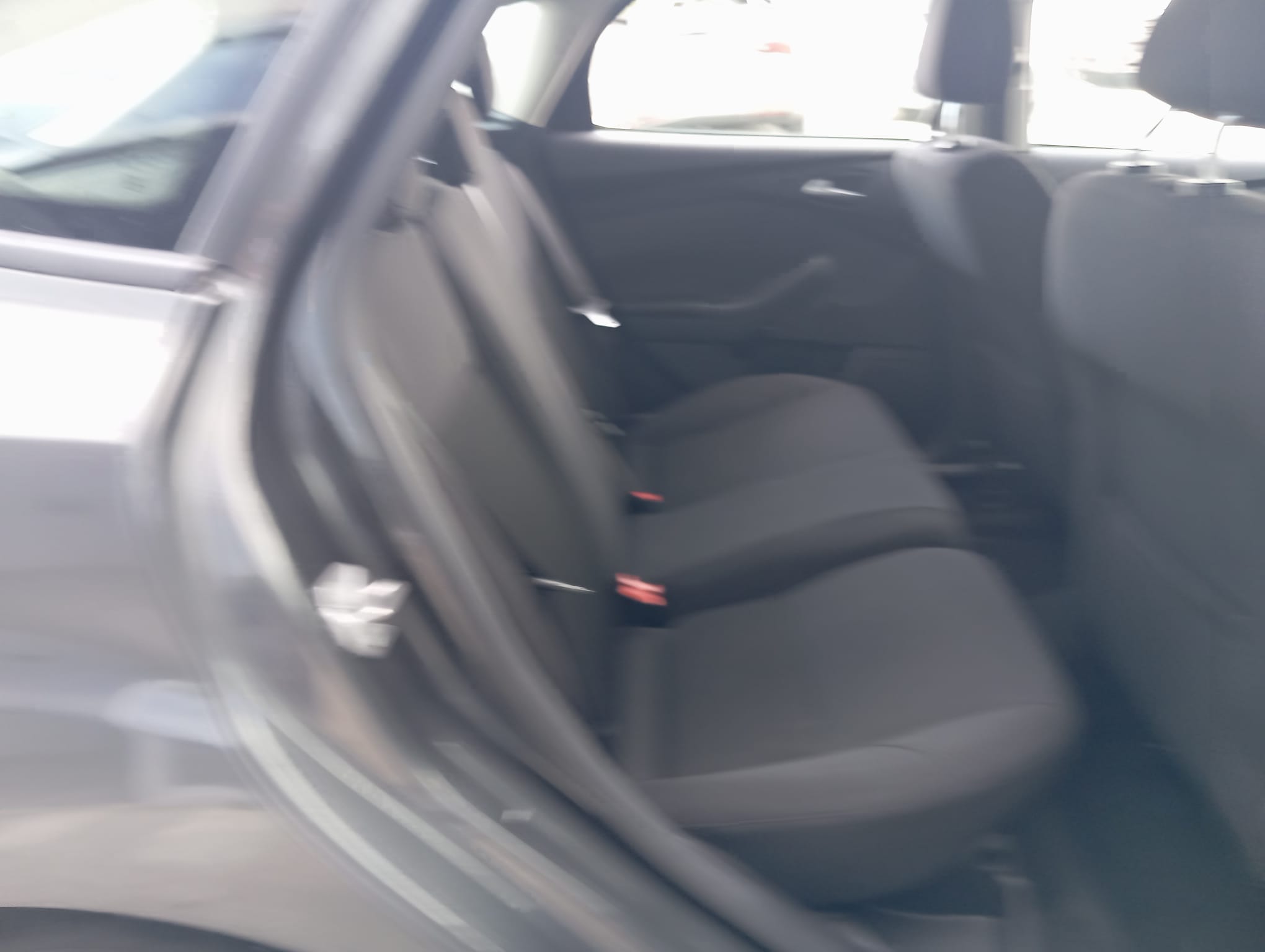 
								FORD FOCUS DYB 1.0 lleno									