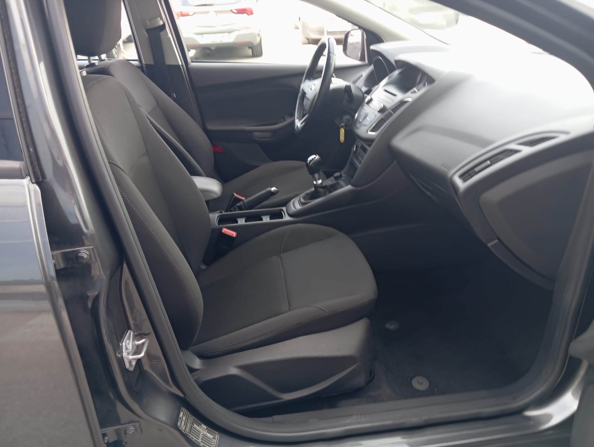 
								FORD FOCUS DYB 1.0 lleno									