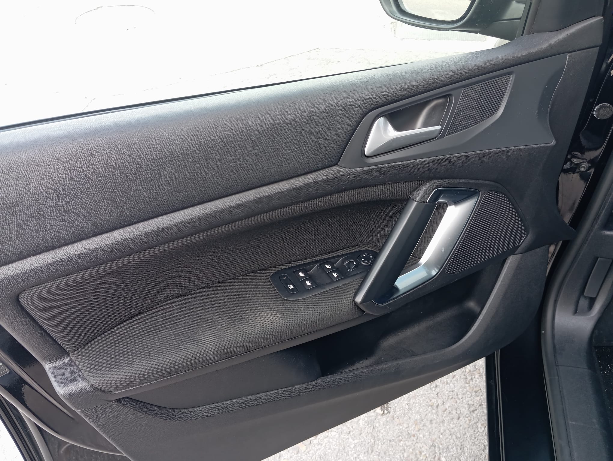 
								PEUGEOT 308 BUSINESS 1.6 HDI lleno									