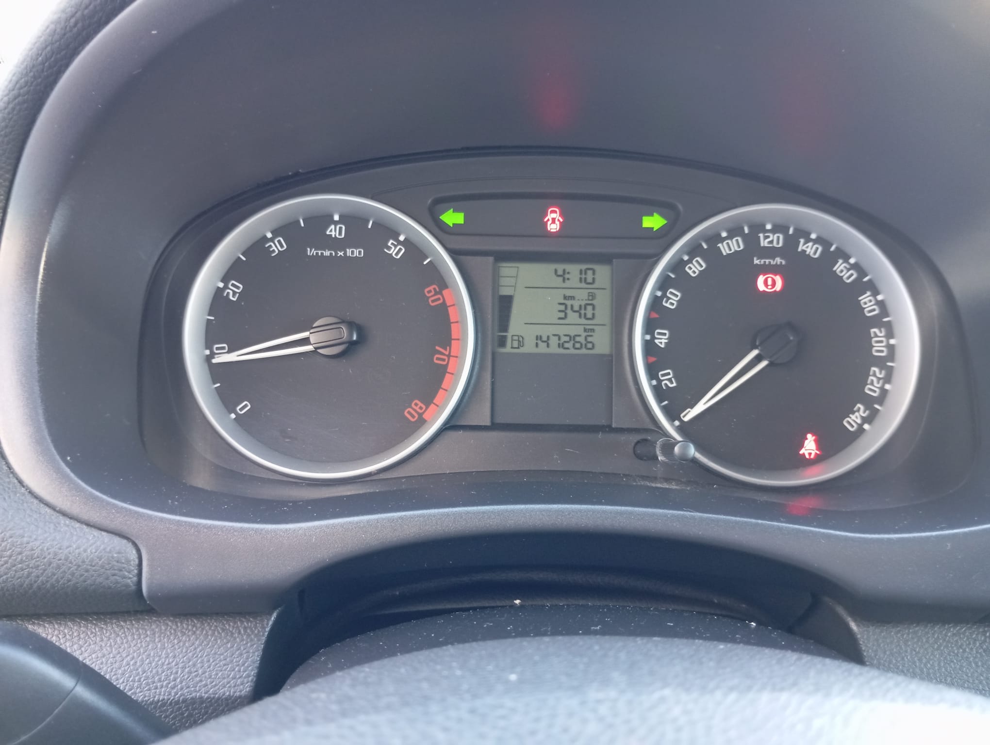 
								SKODA FABIA 1.2 lleno									