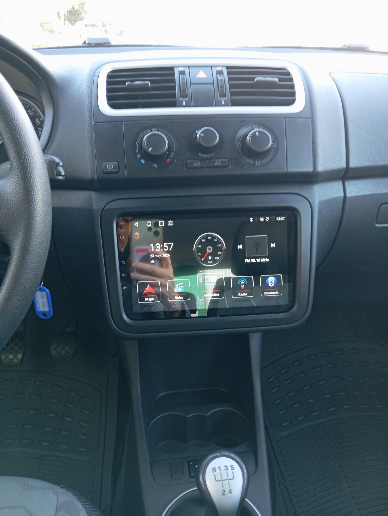 
								SKODA FABIA 1.2 lleno									