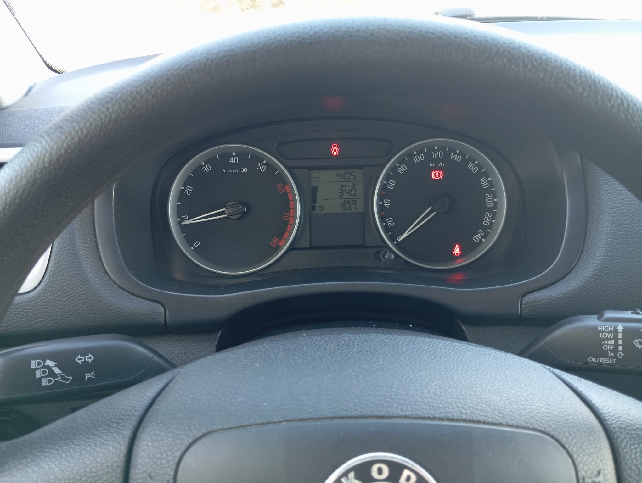
								SKODA FABIA 1.2 lleno									