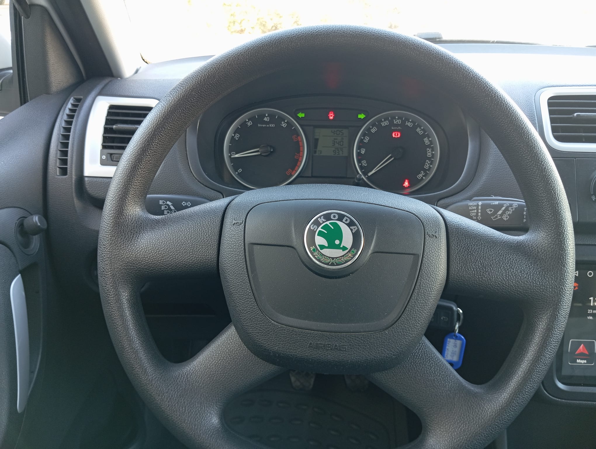 
								SKODA FABIA 1.2 lleno									